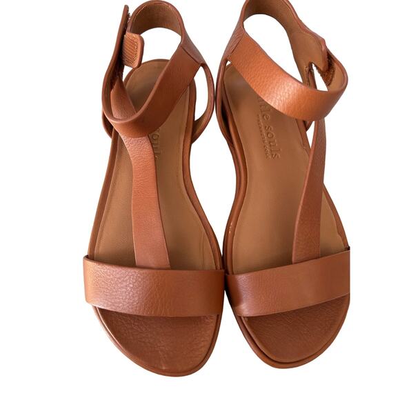 Gentle Souls by Kenneth Cole Women's Strappy Flat Sandal – SZ 5.5 M Shoes - Picture 6 of 7